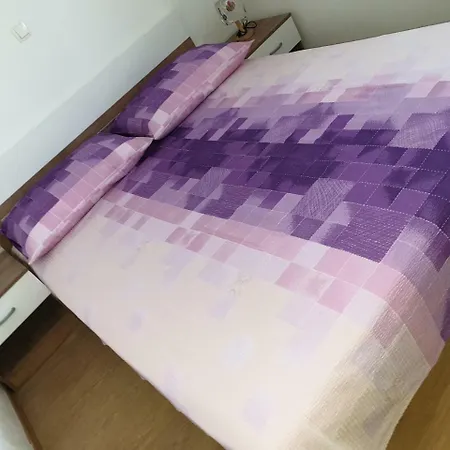 Nella * Zára