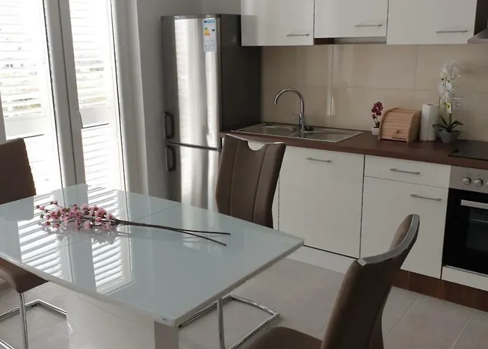 Nella דירה זאדאר